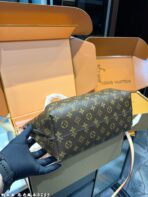 Louis Vuitton Montaigne BB (Monogram) - Image 4