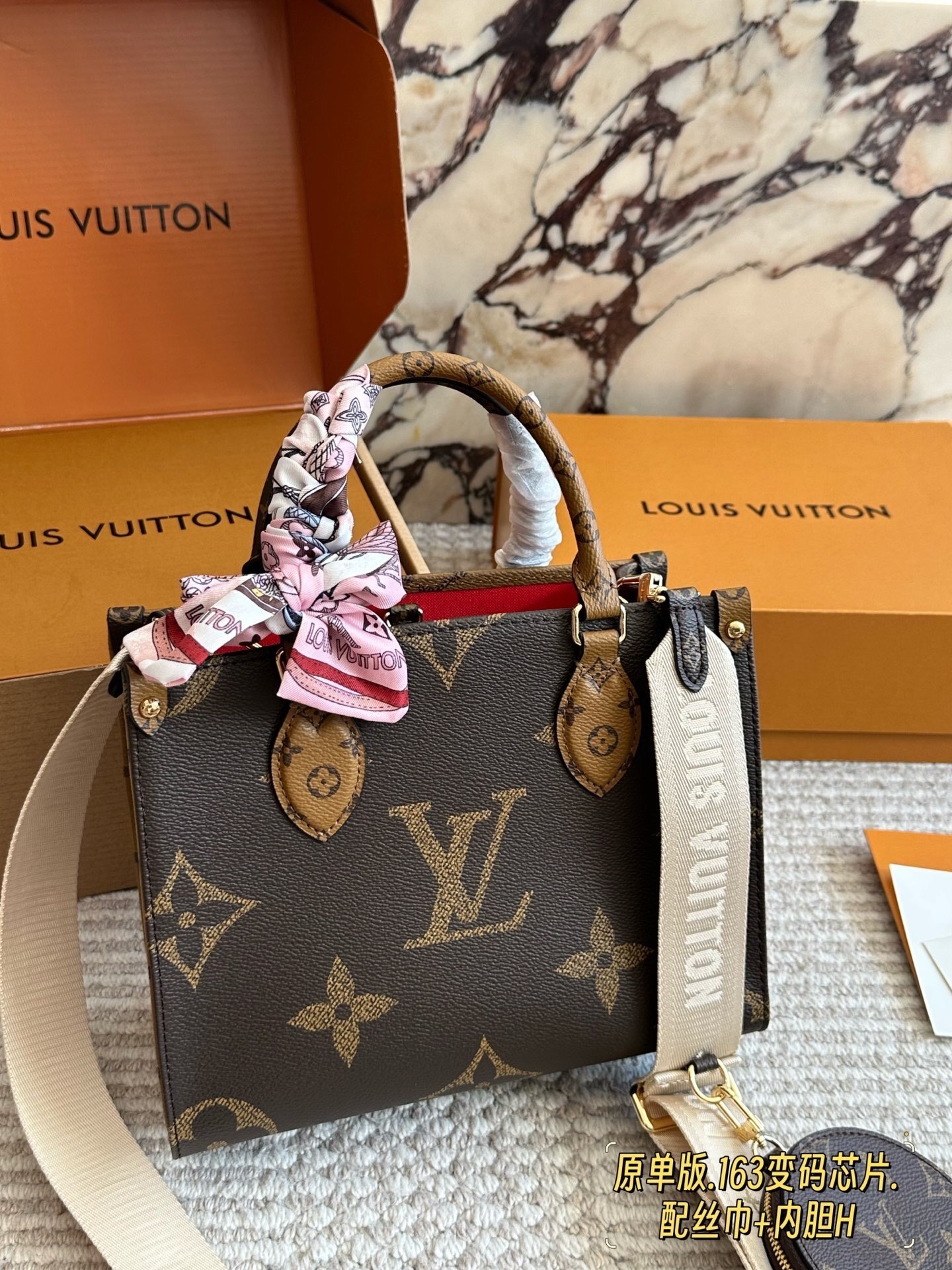 9a0e7852 Louis Vuitton bag OnTheGo BB - Image 1